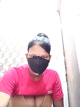 Snapshot of varnika chatting on September 15, 2:33 am varnika online show from September 15, 2:33 am