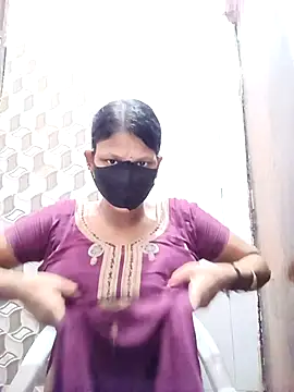 Snapshot of varnika chatting on September 17, 11:56 am varnika online show from September 17, 11:56 am