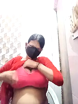 Snapshot of varnika chatting on September 22, 9:44 am varnika online show from September 22, 9:44 am