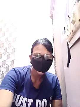 Snapshot of varnika chatting on October 19, 9:21 am varnika online show from October 19, 9:21 am