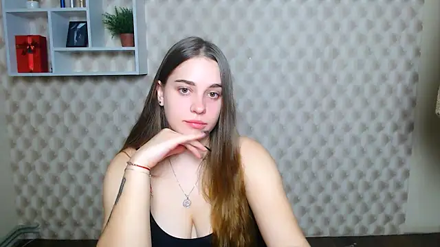 Snapshot of _MillaDellf_ chatting on November 11, 10:04 am MillaDellf online show from November 11, 10:04 am