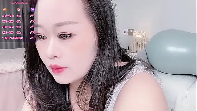 Snapshot of B-Yaya chatting on September 28, 5:29 pm B-Yaya online show from September 28, 5:29 pm