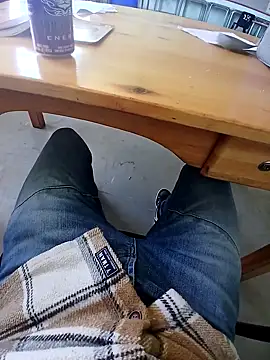 Snapshot of OsbertMikes chatting on September 30, 7:35 am OsbertMikes online show from September 30, 7:35 am