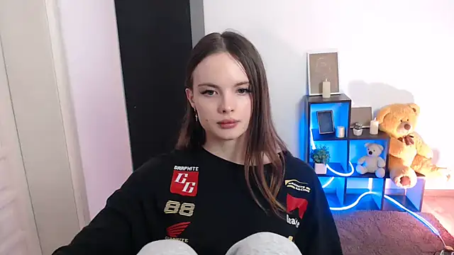 Ariella ari online show from October 27, 1:15 pm