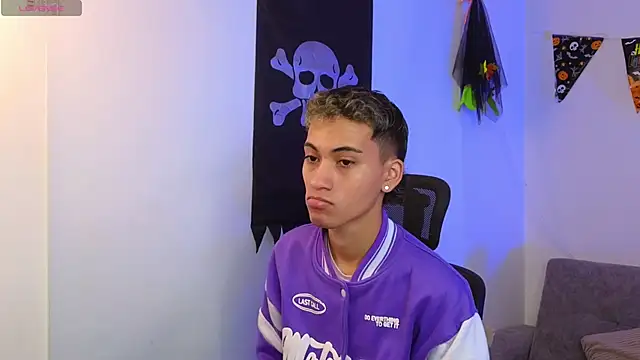 yulian vasquez online show from October 21, 12:17 pm