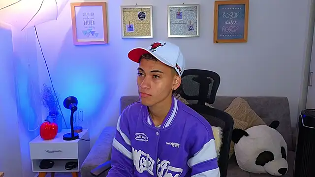 yulian vasquez online show from November 11, 12:16 pm