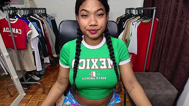 sharlottxl online show from February 13, 8:43 am