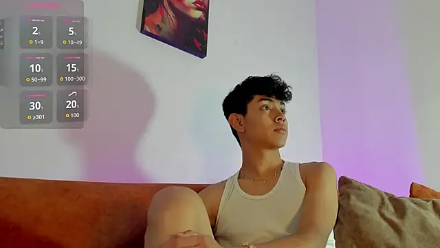 Snapshot of LoganTwink18 chatting on September 30, 12:10 pm LoganTwink18 online show from September 30, 12:10 pm