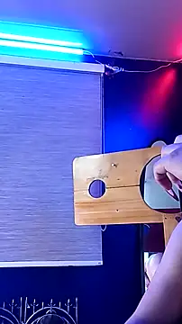 Snapshot of YiingandYang chatting on December 19, 6:31 am YiingandYang online show from December 19, 6:31 am