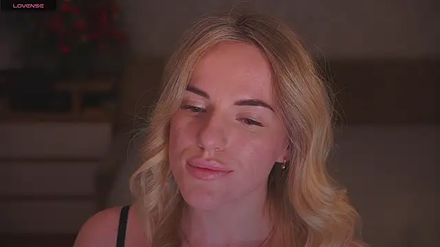 Vanille Mystery online show from January 9, 2:25 am