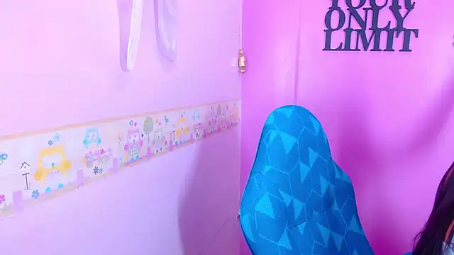 Snapshot of EMMA_ROGGER chatting on September 10, 6:30 pm EMMA ROGGER online show from September 10, 6:30 pm