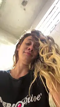 Snapshot of blond-96 chatting on March 11, 6:36 pm blond-96 online show from March 11, 6:36 pm