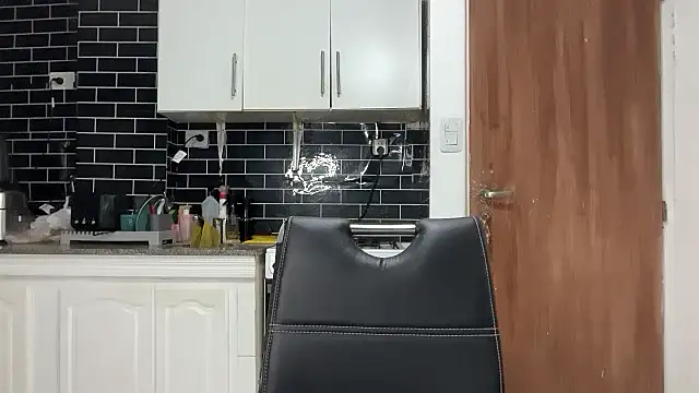 MUSCLEANGEL1 online show from March 16, 2:21 pm