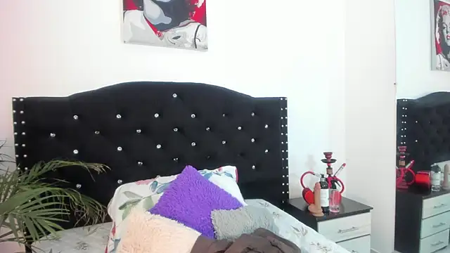 Snapshot of abby_jones2 chatting on June 27, 3:11 am abby jones2 online show from June 27, 3:11 am