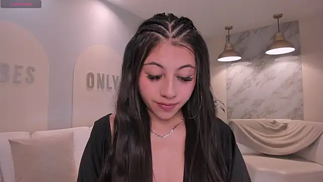 EsmeraldaGrace1 online show from October 2, 3:24 am