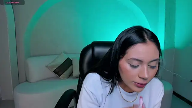 AmbarJames  online show from October 1, 12:11 pm