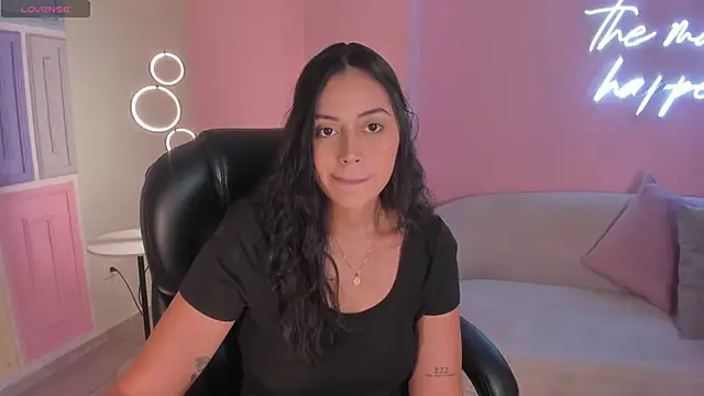 Snapshot of AmbarJames_ chatting on June 10, 7:13 pm AmbarJames online show from June 10, 7:13 pm