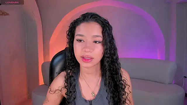 SophieHouston  online show from October 17, 4:37 am