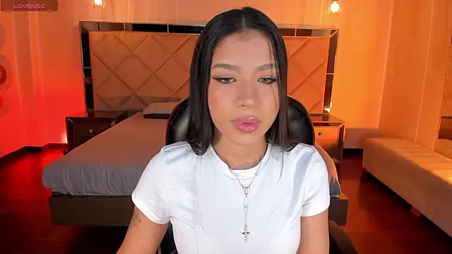 SophieHouston  online show from March 7, 3:14 am