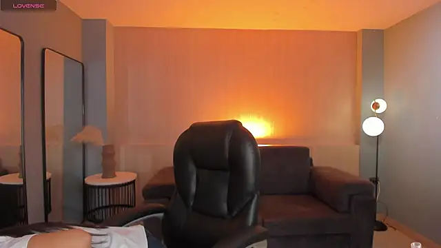 SophieHouston  online show from June 5, 2:51 am