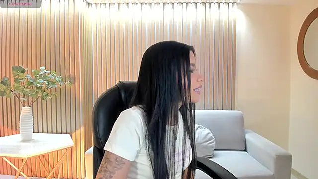 SophieHouston  online show from June 12, 1:59 am