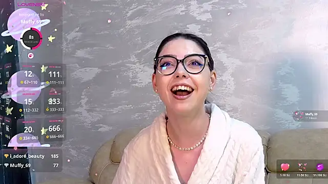 KaylaLewys online show from April 30, 8:57 pm