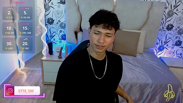 Snapshot of Ette_tay chatting on October 24, 3:14 am Ette tay online show from October 24, 3:14 am