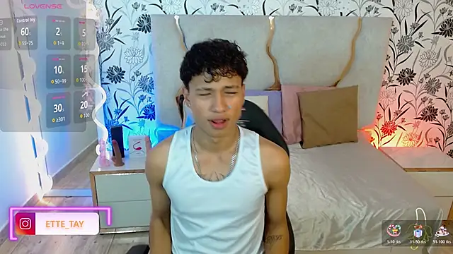 Snapshot of Ette_tay chatting on October 25, 3:14 am Ette tay online show from October 25, 3:14 am