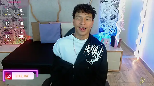 Snapshot of Ette_tay chatting on October 27, 3:21 am Ette tay online show from October 27, 3:21 am