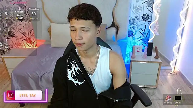 Snapshot of Ette_tay chatting on November 5, 3:06 am Ette tay online show from November 5, 3:06 am