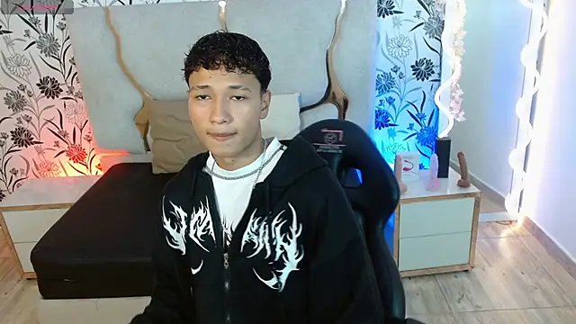 Snapshot of Ette_tay chatting on November 8, 3:18 am Ette tay online show from November 8, 3:18 am