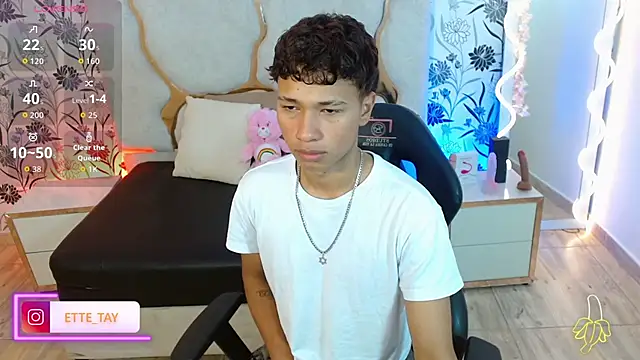 Snapshot of Ette_tay chatting on November 9, 4:11 am Ette tay online show from November 9, 4:11 am