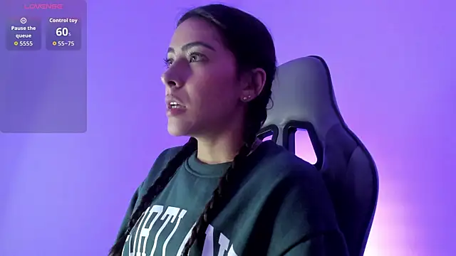 Snapshot of ValkaGrecco chatting on November 18, 2:50 am ValkaGrecco online show from November 18, 2:50 am