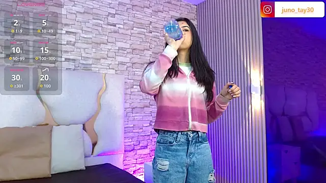 Snapshot of juno_tay chatting on November 12, 12:05 pm juno tay online show from November 12, 12:05 pm