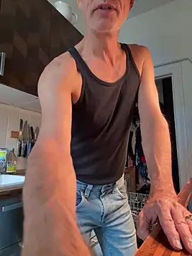 Snapshot of SexyLeon8 chatting on September 10, 5:51 am SexyLeon8 online show from September 10, 5:51 am