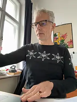 Snapshot of SexyLeon8 chatting on November 10, 10:14 am SexyLeon8 online show from November 10, 10:14 am