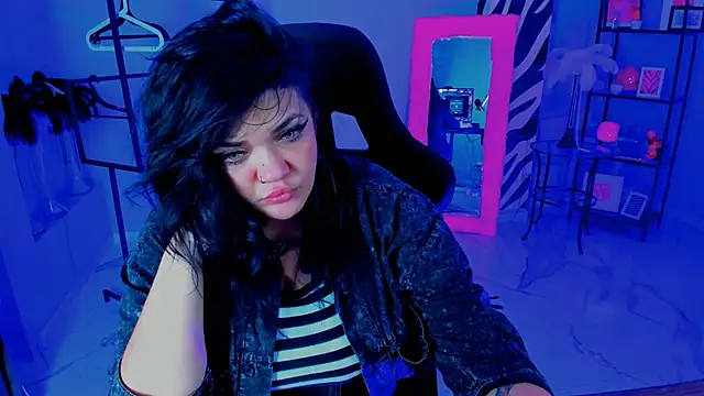 Snapshot of MaryHarrys chatting on October 21, 8:20 pm MaryHarrys online show from October 21, 8:20 pm