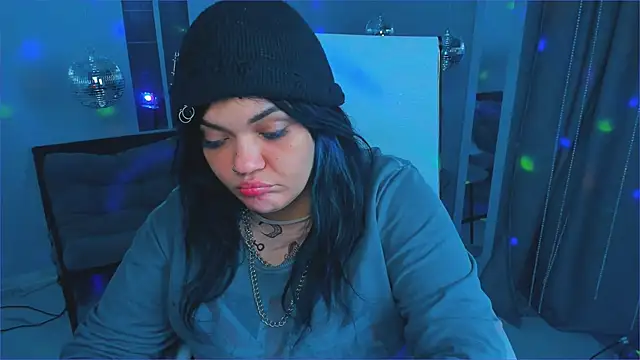 Snapshot of MaryHarrys chatting on November 13, 11:25 pm MaryHarrys online show from November 13, 11:25 pm