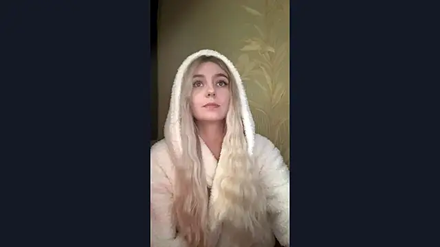 sindi love u online show from October 19, 9:32 am