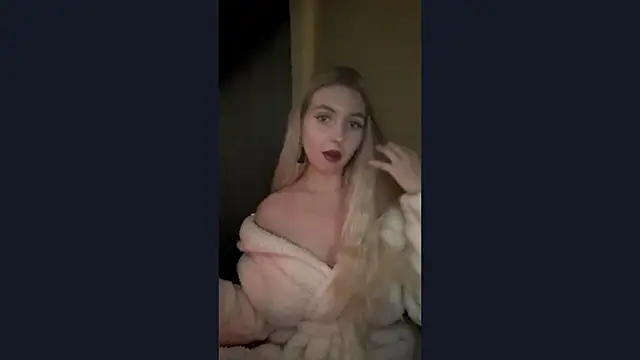 sindi love u online show from October 20, 8:15 am