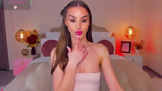 MilaMour online show from May 3, 7:09 pm