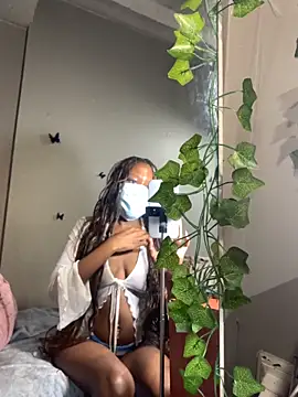 Snapshot of StrawberryXpeach chatting on March 28, 5:23 pm StrawberryXpeach online show from March 28, 5:23 pm