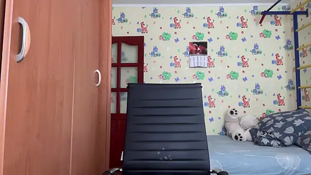 chiraq1945 online show from February 18, 9:38 am