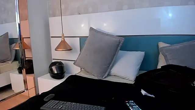 Ashkoreh online show from June 10, 8:19 pm
