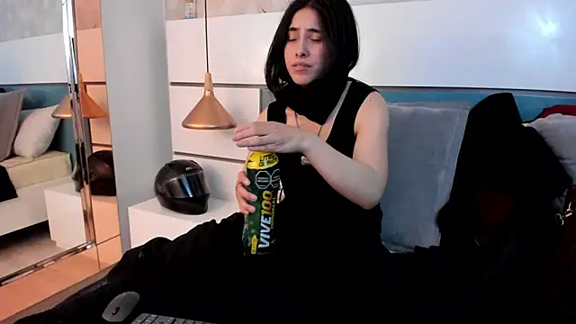 Ashkoreh online show from June 22, 9:01 pm