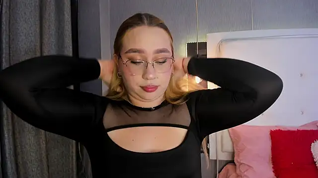 ximenanoah online show from September 10, 1:33 pm