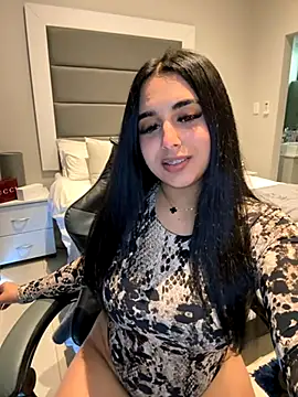 LilMisIndianx online show from November 20, 9:09 am