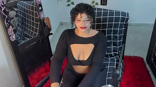 chloe kisses online show from October 27, 11:25 am