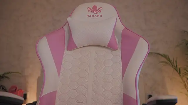 daisyblushh online show from June 6, 9:47 am