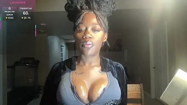 Snapshot of maskedgirl5005 chatting on October 2, 6:15 pm maskedgirl5005 online show from October 2, 6:15 pm